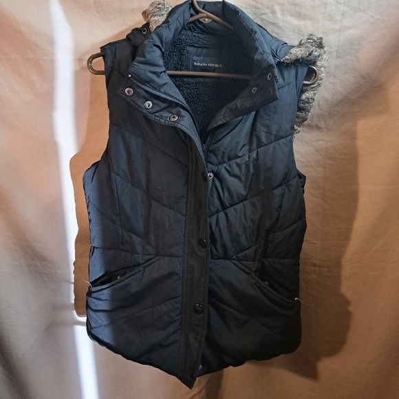 Banana Republic brown winter vest size medium 5/$25 - Picture 1 of 9